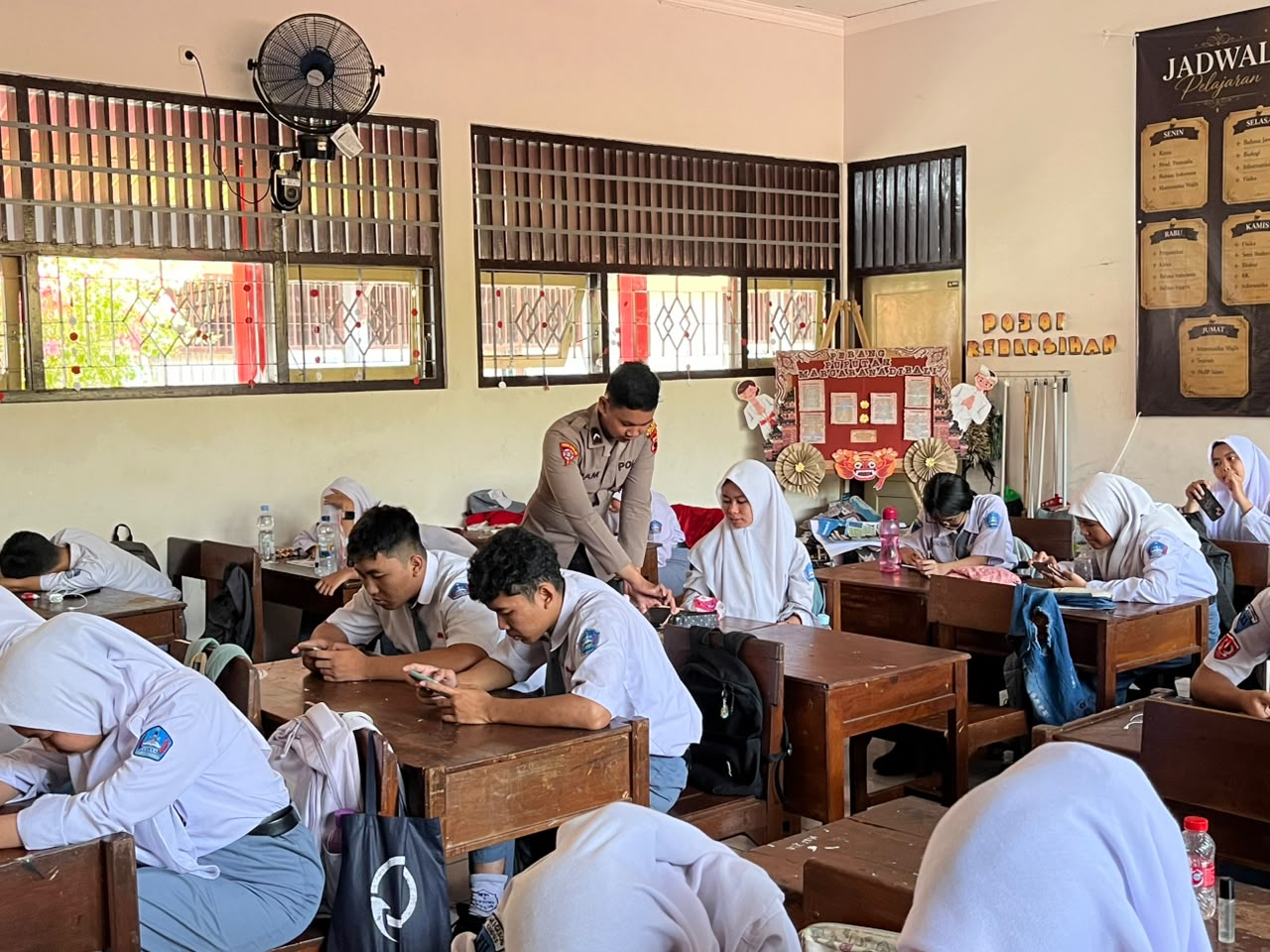 Ratusan Siswa SMA N 1 Gebog Ikut Pelatihan AI dari Polres Kudus, Belajar Teknologi hingga Waspada Kejahatan Siber